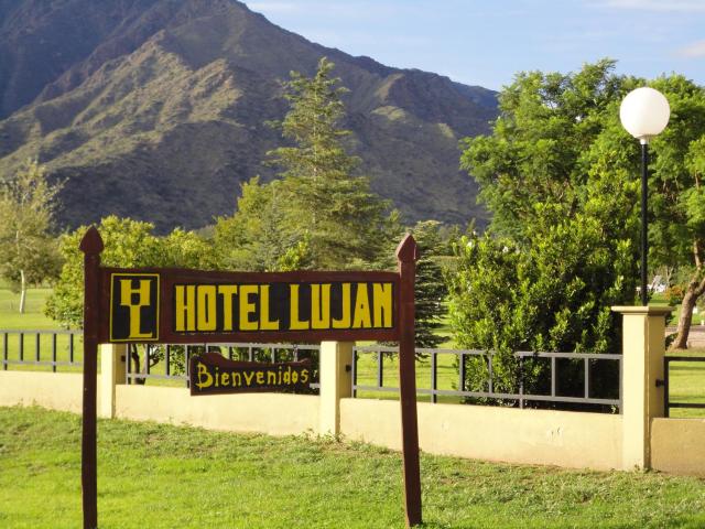 Hotel Lujan