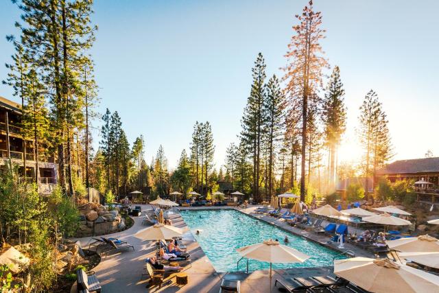 Rush Creek Lodge at Yosemite