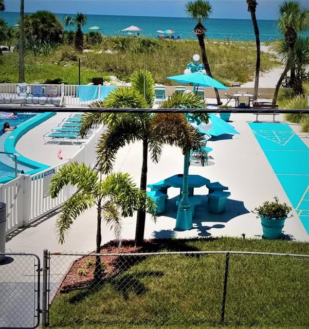 Johns Pass Beach Motel