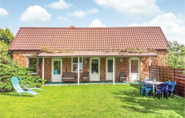 2 Bedroom Cozy Home In Nowe Warpno