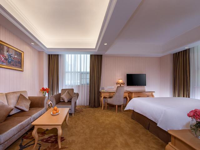 Vienna International Hotel Shenzhen Longhua Center