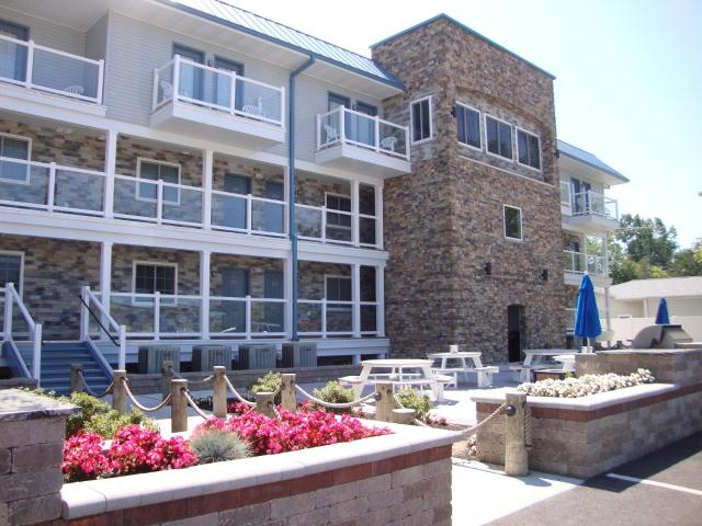 Put-in-Bay Waterfront Condo #105