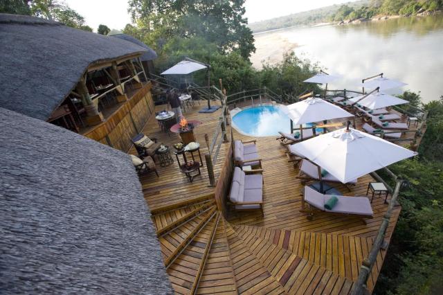 Serena Mivumo River Lodge