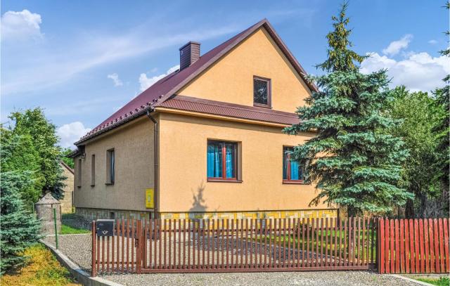 1 Bedroom Amazing Home In Biadoliny Szlachecki