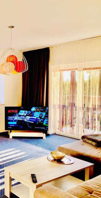 LAS SŁUPSKI PREMIUM BUSINESS APARTAMENT NR 7 Wifi Netflix Smart TV50 two bedrooms two extra large double beds up to 6 people full pleasure quality stay