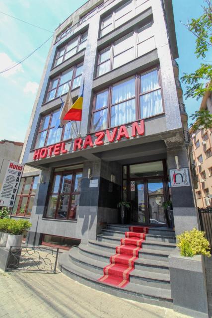 Hotel Razvan