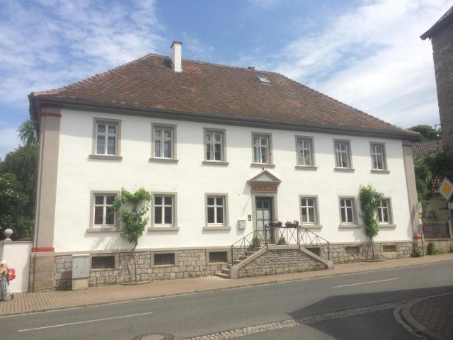 Ferienwohnungen im SCHUL & RATHHAUS Obervolkach