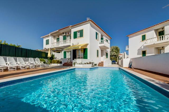 Bougainvilleas Villa - Private Pool and Parking, Nearby Beach