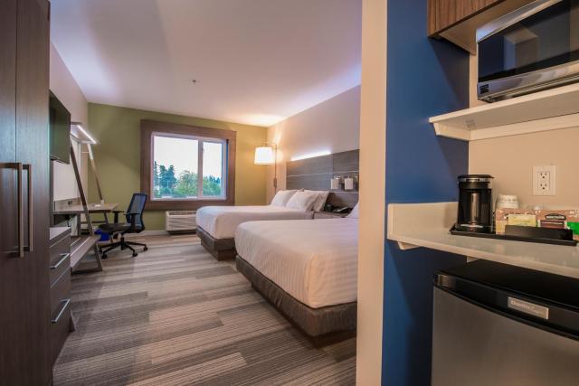 Holiday Inn Express & Suites Victoria-Colwood, an IHG Hotel