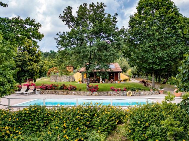 Cottage in Tuscany with private pool