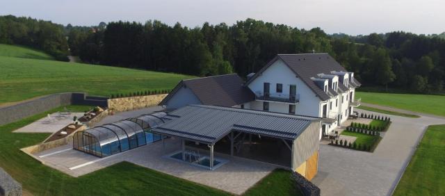 Landhaus Ferienwohnungen mit Pool und Wellness