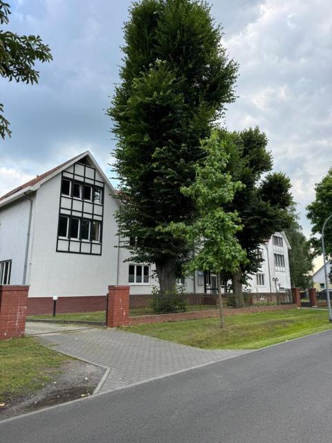 FC-Apartmenthaus Falkensee mit großem Garten und PKW Stellflächen