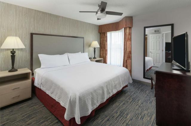 Homewood Suites by Hilton Chicago - Schaumburg