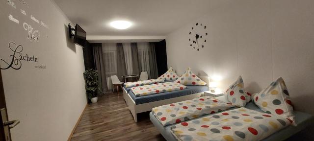 FeWo1&Frisch Renovierte Zweibettzimmer Wohnung