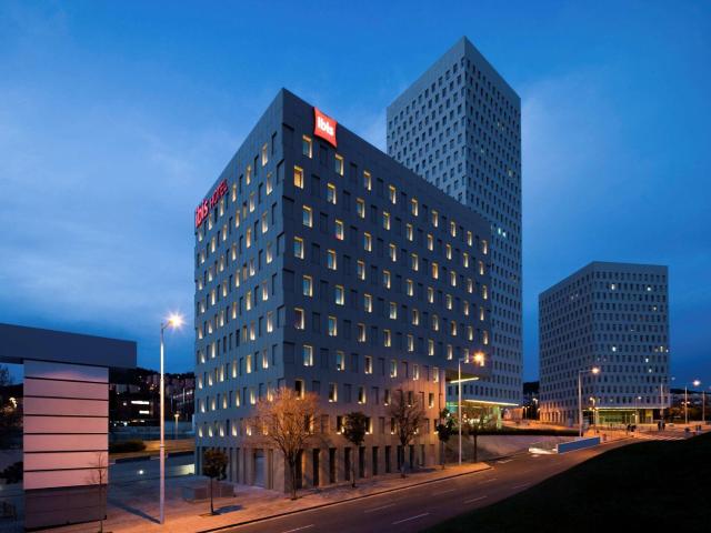 Ibis Barcelona Santa Coloma