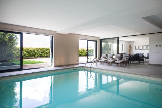 SUITE & POOL-Como House-160 mt-Private Indoor Swimming Pool, heated all year-Private Covered Parking-Private Garden and terrace-Fully equipped Kitchen