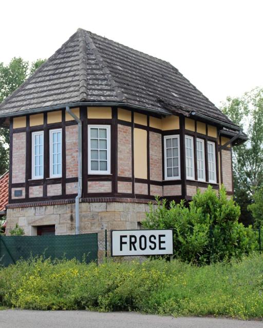 "Altes Stellwerk Frose" am Froser See