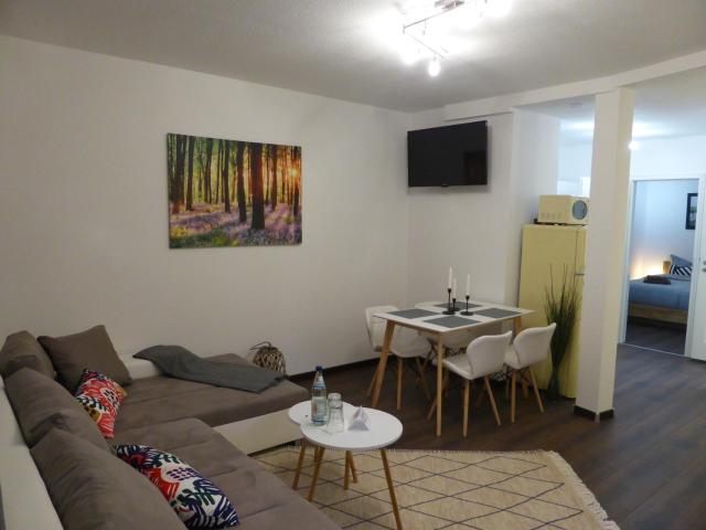 Ferienwohnung Goethe, 2 Schlafzimmer, Nähe Zentrum & Uni, ruhig, free Wifi, kostenloses Parken, Erdgeschoss