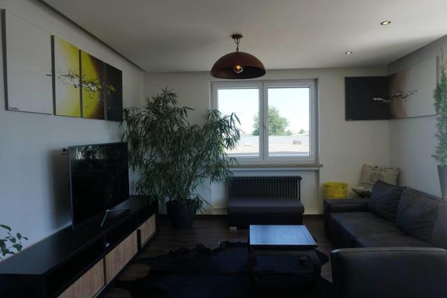 Virginie Apartments- stilvolles 95 qm mit Balkon und Parkplatz