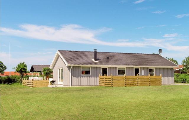 Cozy Home In Vinderup With Kitchen