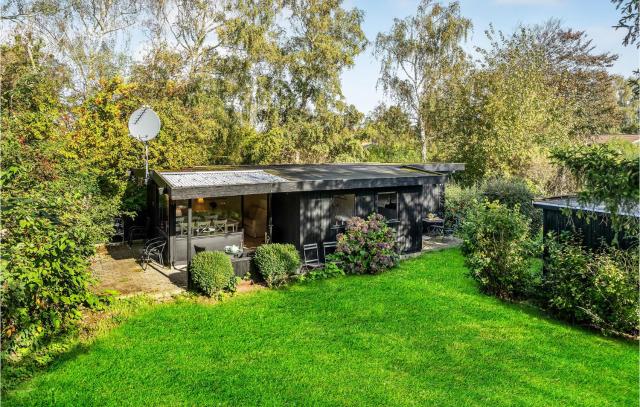 Beautiful Home In Jægerspris With Kitchen