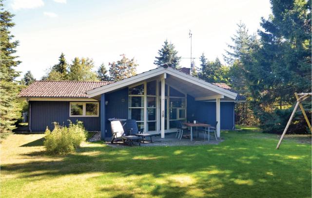 Lovely Home In Væggerløse With Kitchen