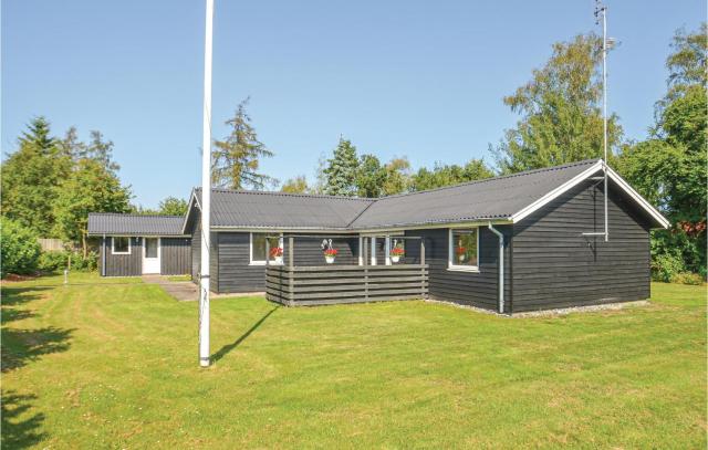 Cozy Home In Væggerløse With Wifi