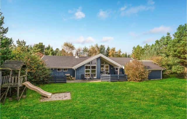 4 Bedroom Stunning Home In Oksbøl