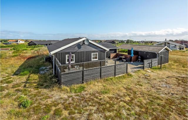 3 Bedroom Lovely Home In Hvide Sande