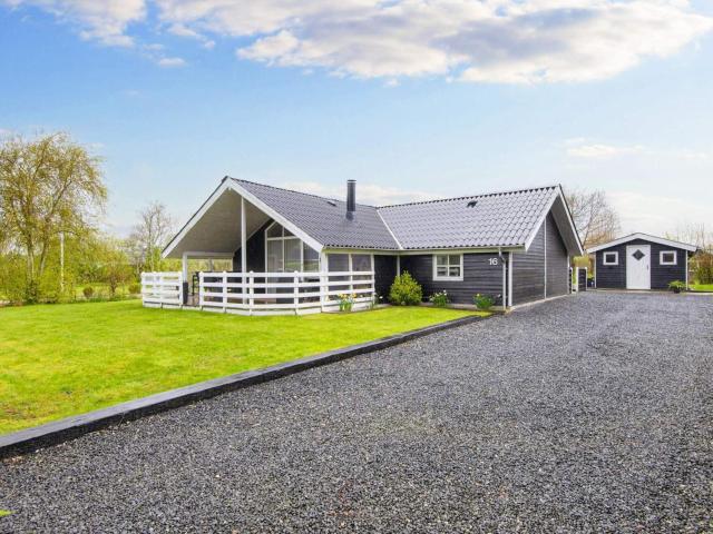 Three-Bedroom Holiday home in Hemmet 26