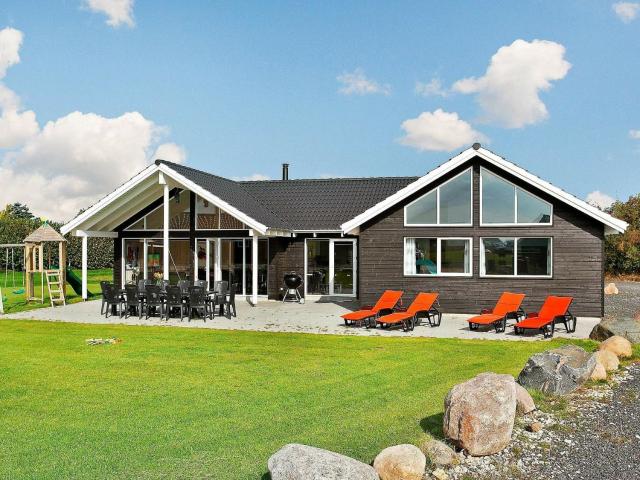 16 person holiday home in Bogense