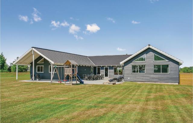 Lovely Home In Væggerløse With Indoor Swimming Pool