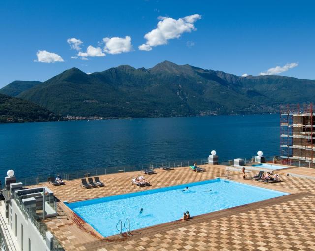 Golfo Gabella Lake Apartments