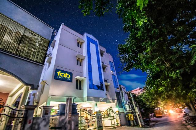 FabHotel Aditya Yatri Nivas - Nr Tirupati Railway Station