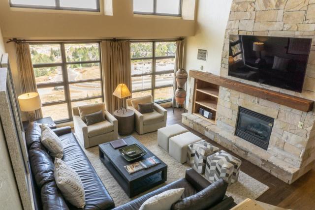 Three Bedroom Penthouse at the base of Canyons