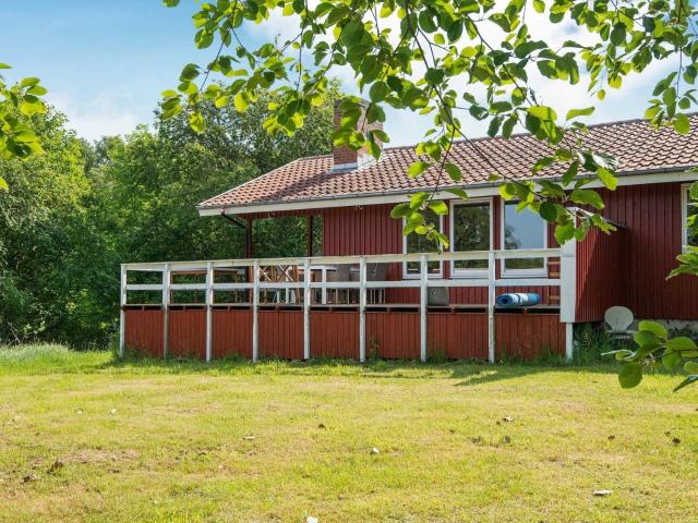 6 person holiday home in Glesborg