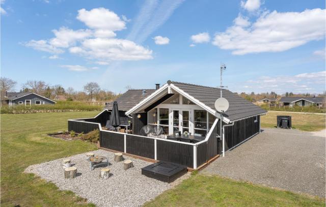 Lovely Home In Hemmet With Kitchen