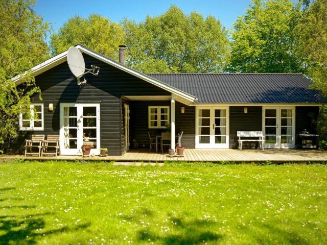 8 person holiday home in Idestrup