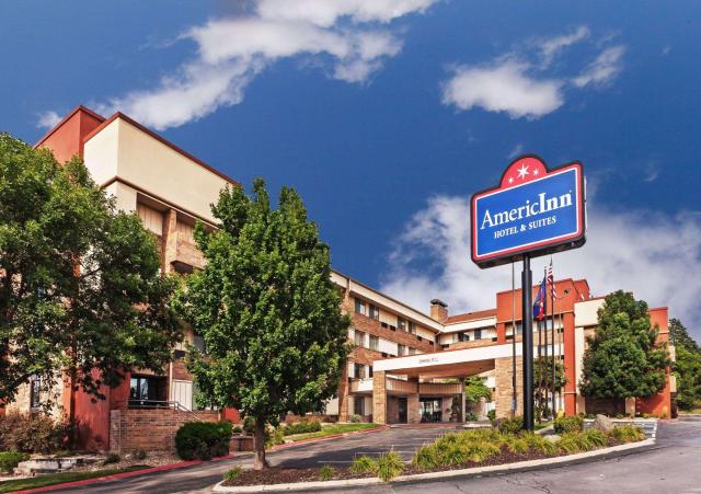 AmericInn by Wyndham Omaha