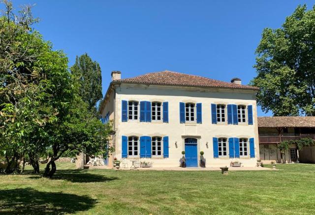 Elegant and Spacious Maison de Maitre Ideal for Group Bookings