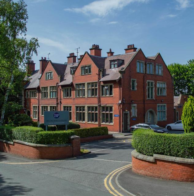 Broadfield Park Hotel