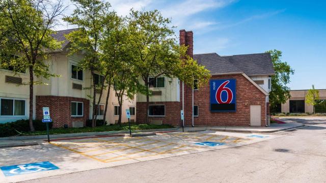 Motel 6-Arlington Heights, IL - Chicago North Central