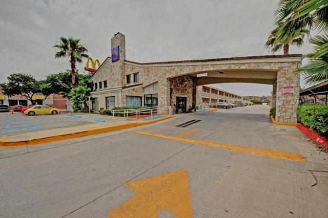 Motel 6-San Antonio, TX - Downtown - Market Square