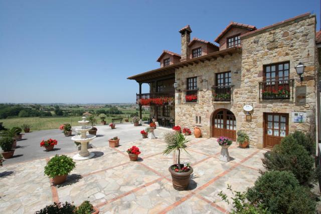 Habitaciones y estudios- Hotel "Posada de Cantabria" - Terraza panorámica- Gintonic Bar