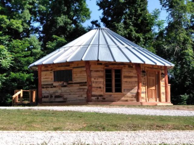 The Mountaineer - Rustic Mountain Yurt