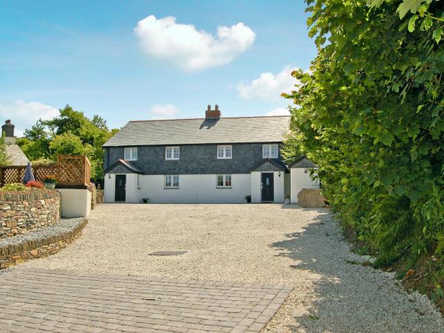 Home Park Farm Cottages A