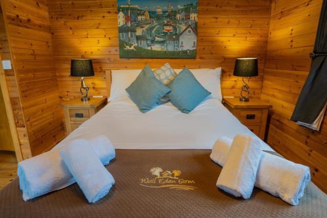 Wall Eden Farm - Luxury Log Cabins and Glamping