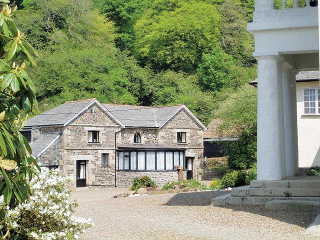 Rosecraddoc Manor - Stable