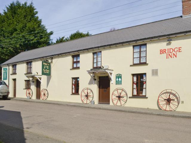 The Bridge Inn Apartment