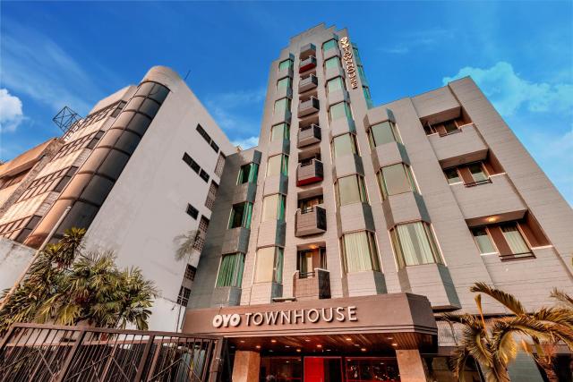 Super OYO Townhouse 2 Hotel Gunung Sahari